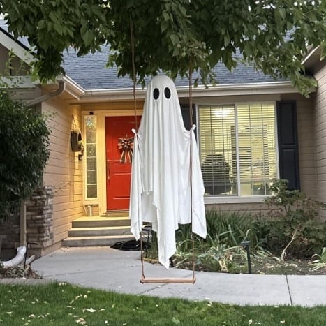 👻 Spooky Swinging Ghost! 5FT Animated Hanging Ghost with LED Lights & Remote 🎃